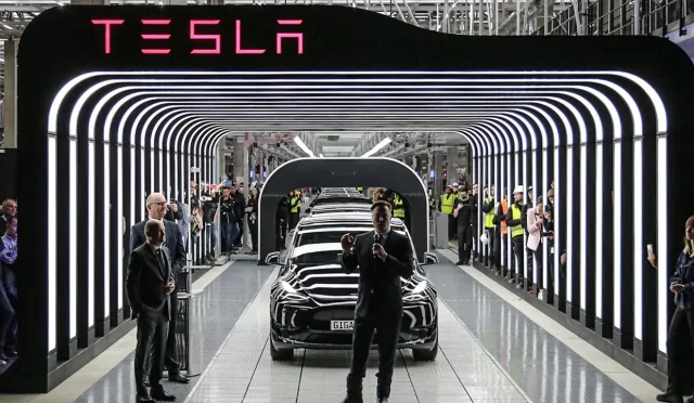 Renault Clio fiyatına Tesla almak ister misiniz